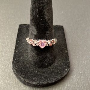 Women’s Heart Shaped Ring Size 8